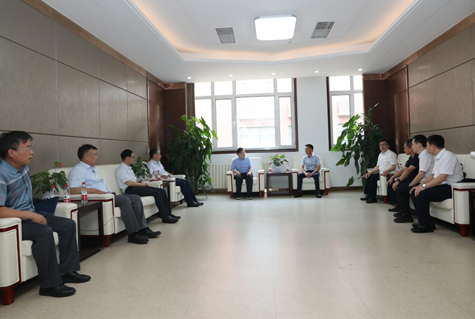 玉林市和兴业县有关领导带队走访米兰