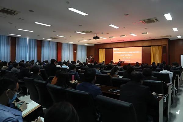 米兰举办理论学习中心组党史学习教育专题辅导报告