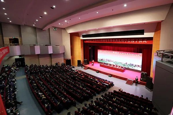 米兰milan官方网站举行2021年研究生毕业典礼暨学位授予仪式