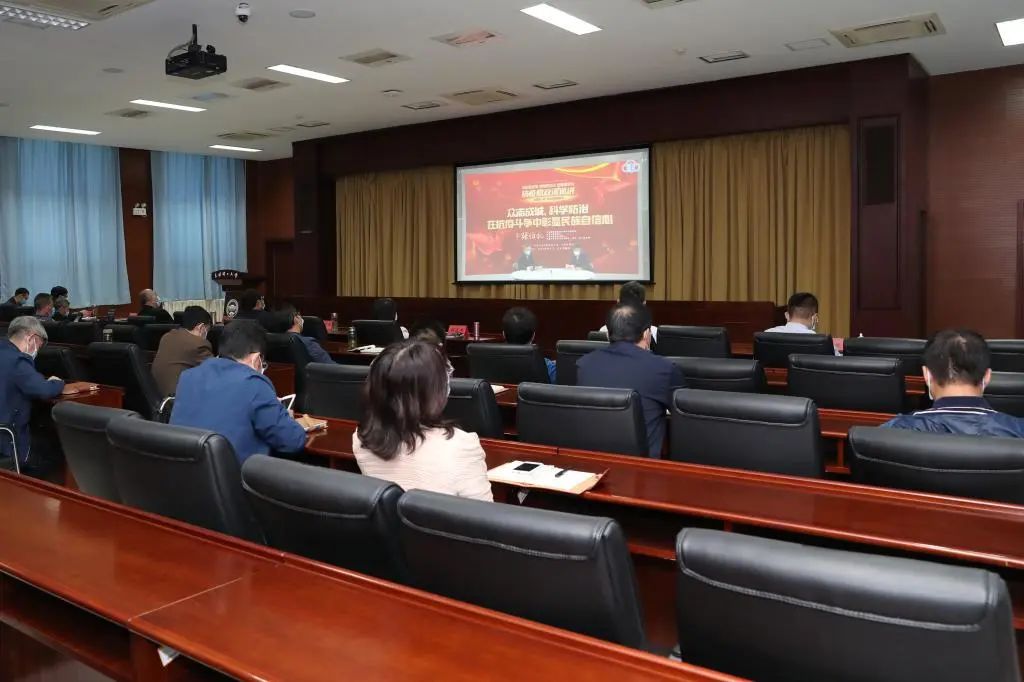 米兰师生共上“抗疫第一课”厚植爱国情怀