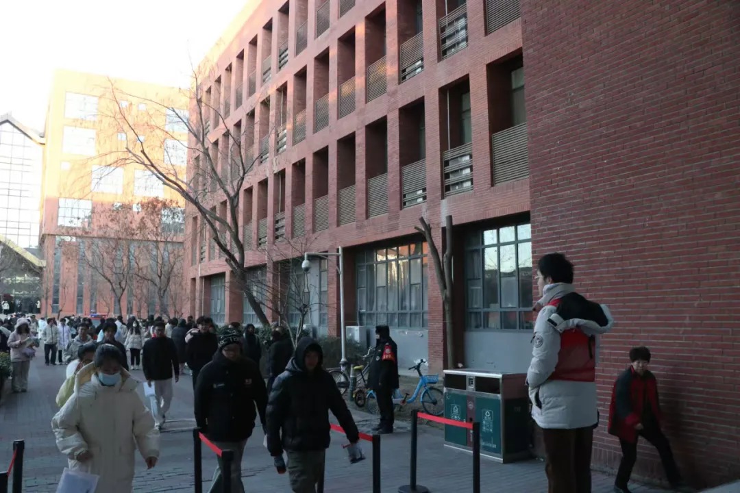 米兰圆满完成2025年全国硕士研究生招生考试组考工作